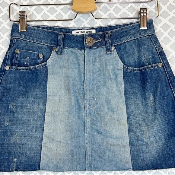 EUC One Teaspoon 2020 Medium Wash Two-Tone Distressed Denim Mini Skirt - Picture 3 of 12
